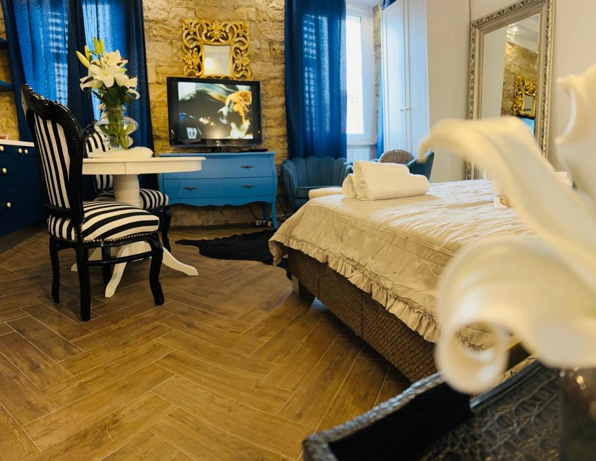 La Dolce Vita Luxury Apartments With Best Free Private Parking In City Center Пула Екстериор снимка