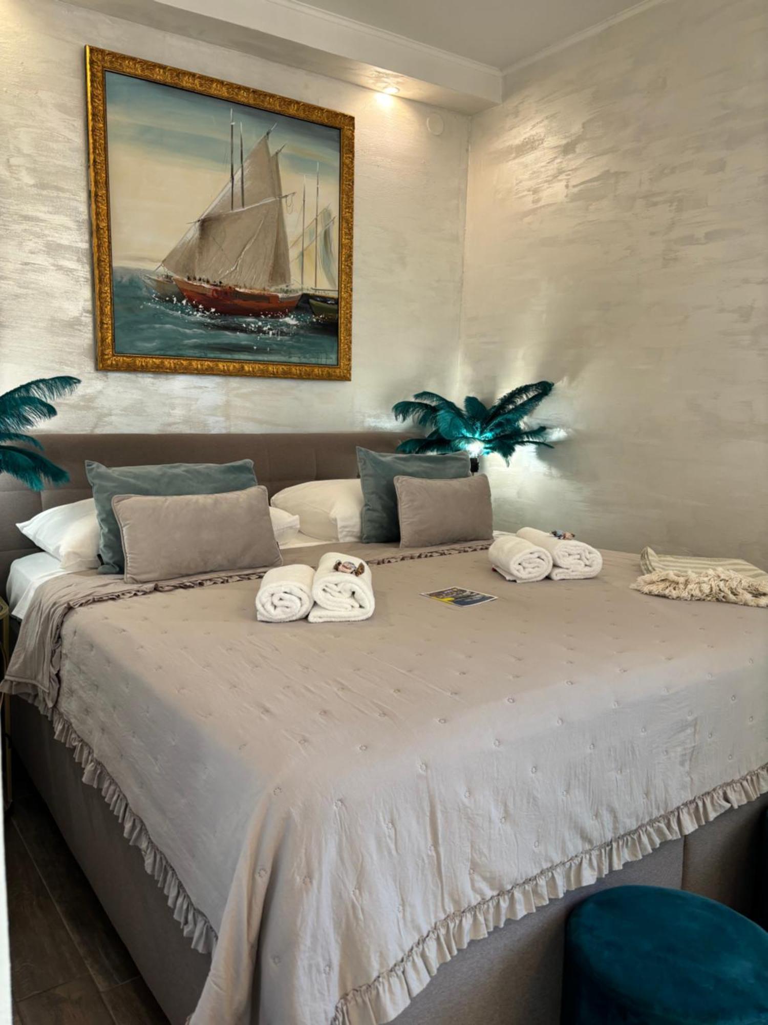 La Dolce Vita Luxury Apartments With Best Free Private Parking In City Center Пула Екстериор снимка
