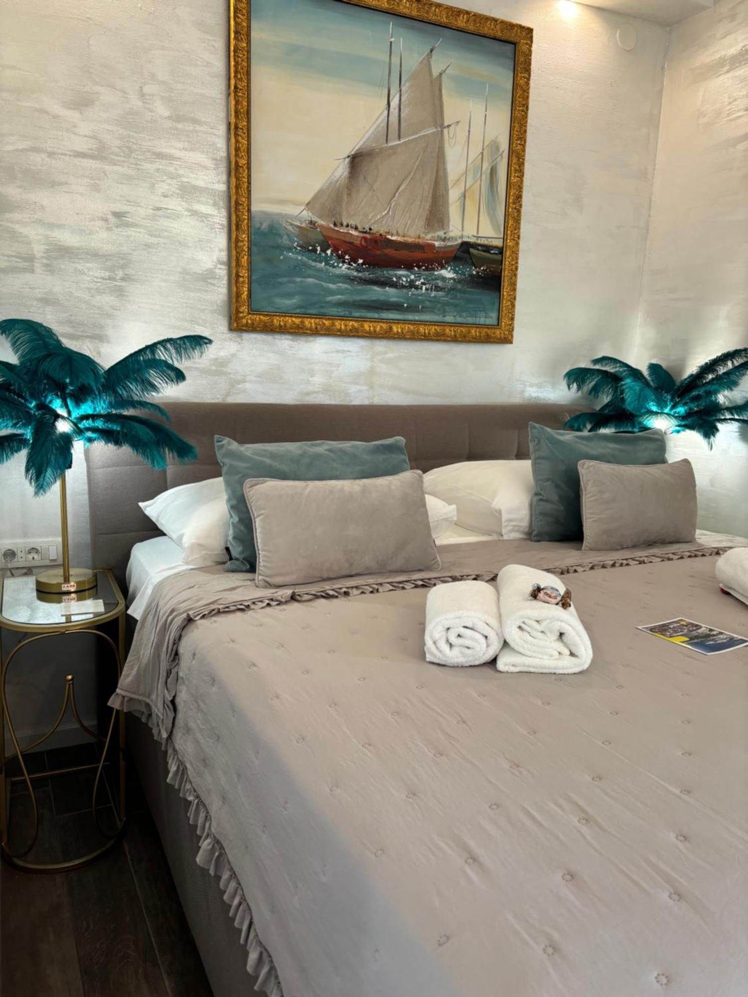 La Dolce Vita Luxury Apartments With Best Free Private Parking In City Center Пула Екстериор снимка